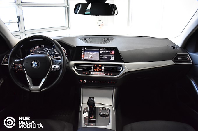 BMW 320d 48V xDrive Touring Business Advantage